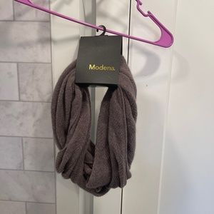 Modena wrap Scarf